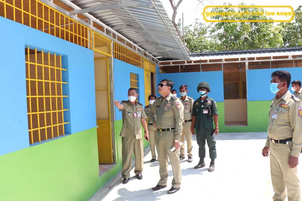 GDP chief Chhem Savuth visits Banteay Meanchey Prison. CHHEM SAVUTH VIA FACEBOOK