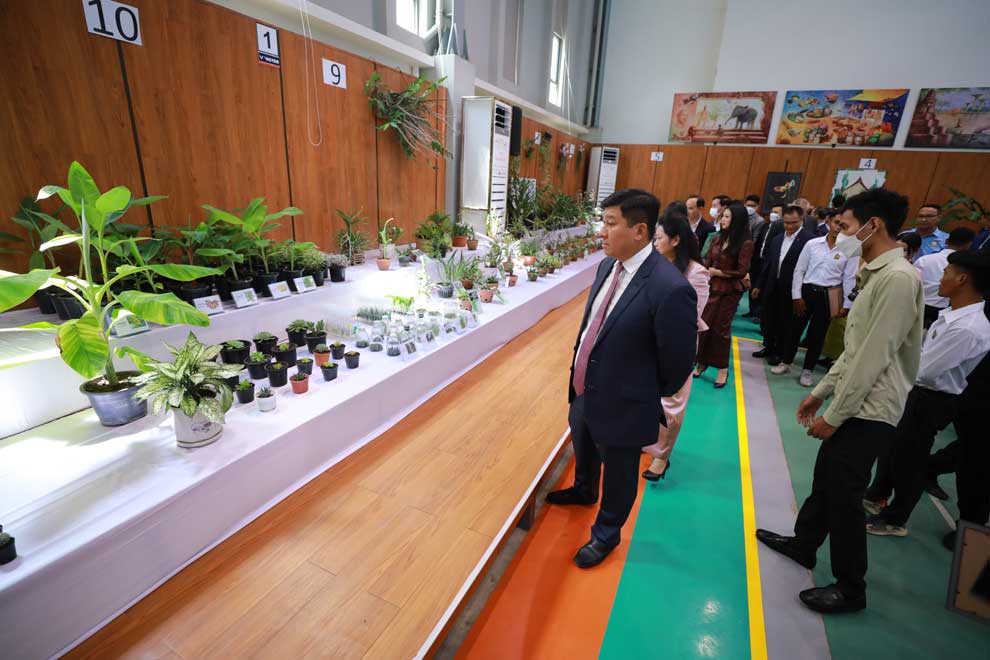 Environment minister Say Samal visiting the orchid exhibition at UYFC on Wednesday.
