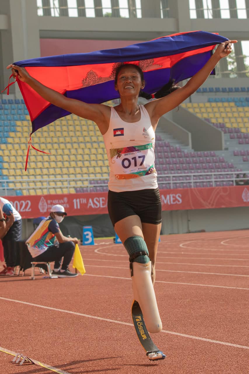 Vit Chantha won her second gold medal and the fifth for Cambodia in the 400m, which took her personal tally to two gold and one silver. SPM