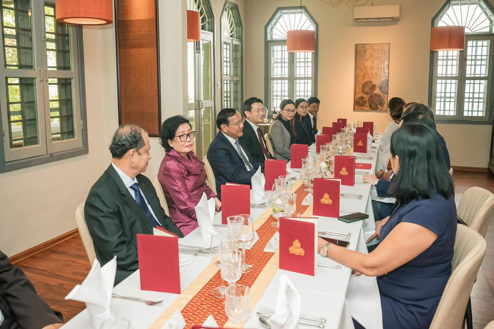 Foreign minister Prak Sokhonn meeting with Christophe-Andre Frassa, chairman of the Parliamentary Assembly of the Francophonie (APF) on December 2. FOREIGN MINISTRY