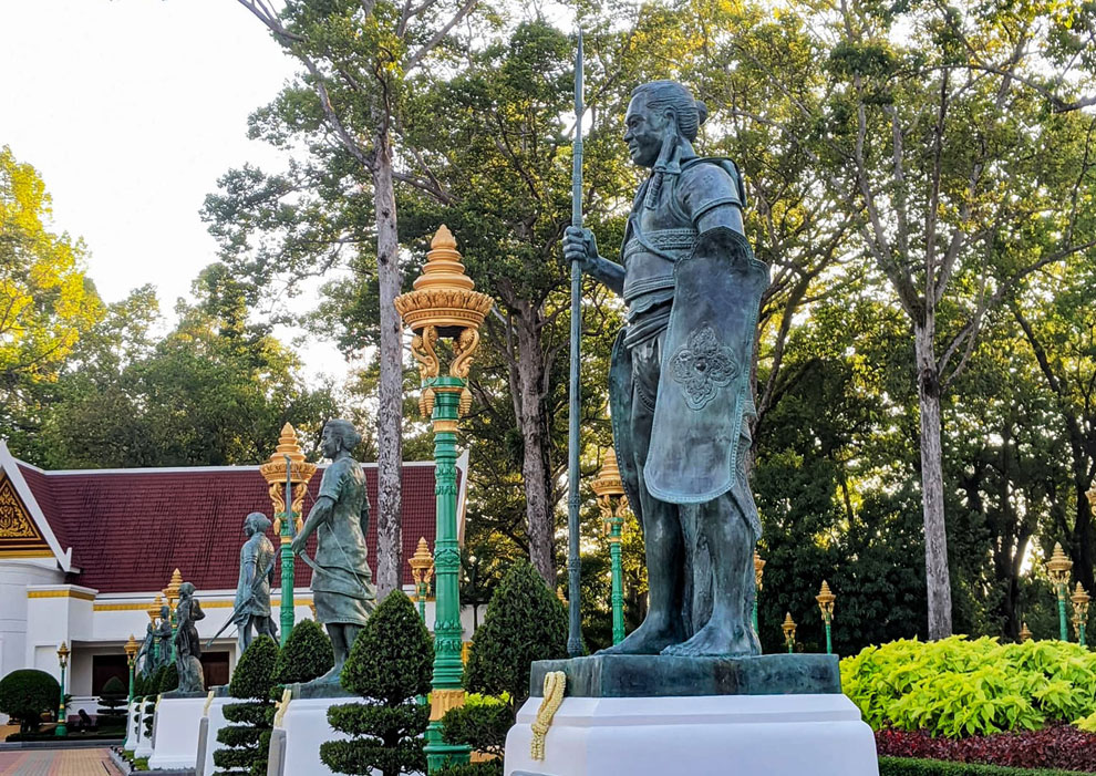 Twelve statues of military commanders have been cast from copper and placed at the Royal Independence Gardens in front of the Royal Residence in Siem Reap town on December 18. ROYAL PALACE MINISTRY