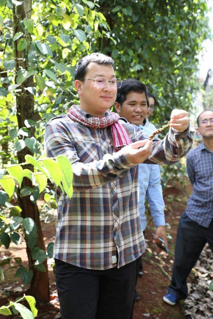 Minister of Agriculture, Forestry and Fisheries Dith Tina