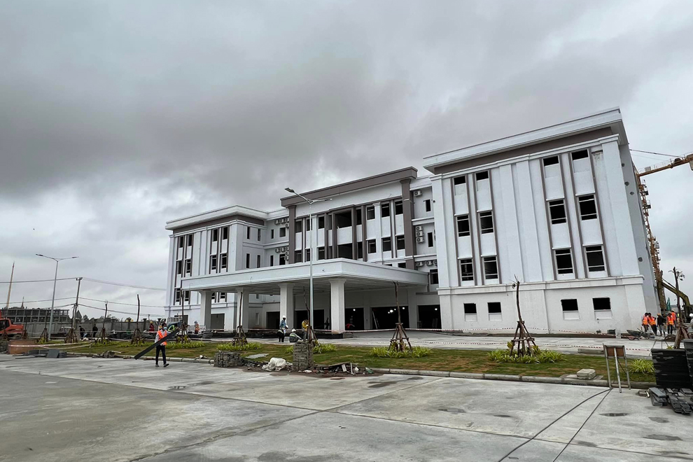 The Techo Santepheap National Hospital, located on an 8ha site on the northwestern outskirts of the capital, in Prek Pnov district’s Kouk Roka commune, is slated for inauguration later this year. PHOTO SUPPLIED