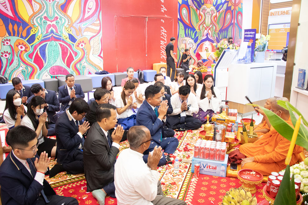 A blessing ceremony is held during the official opening of the bank’s fifth branch. PHOTO SUPPLIED