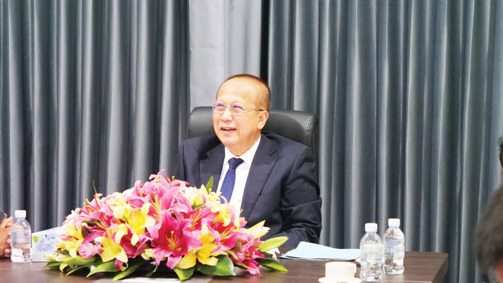 Minister of Commerce HE Pan Sorasak led a delegation to the CP Cambodia processing factory in Kampot province on April 3. PHOTO SUPPLIED
