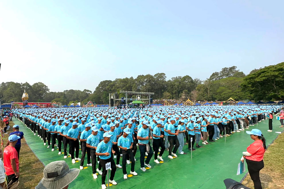 The April 15 Madison dance event was held at the Terrace of the Elephants, breaking a 2015 record of 2,015 participants that was also set during Angkor Sangkran festivities. UYFC
