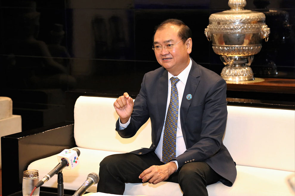 NEC Press and Quick Reaction Unit chief Dim Sovannarom speaking to the media upon his May 31 return from the 10th meeting of the French Speaking Electoral Knowledge Network (RECEF). NEC