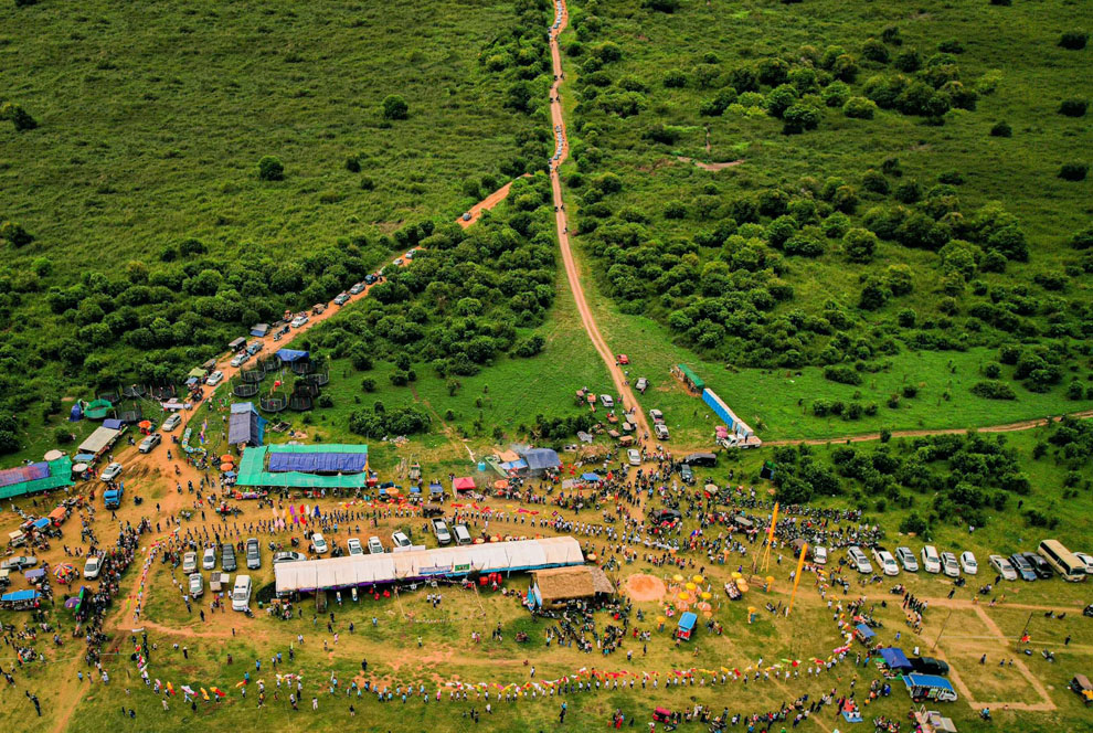 The community eco-tourism event was held at Kampong Phluk community in Siem Reap province on June 25. The event is part of the Clean Family Movement campaign. PHOTO BY SOPHAL SEA