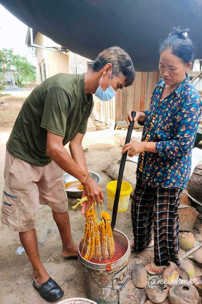 A family is applying natural dyeing. KEI KHMER