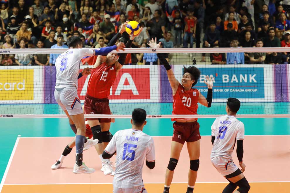 The national team (in white) on their way to upsetting Thailand’s men’s team at the 32nd SEA Games in Phnom Penh on May 7 last year.