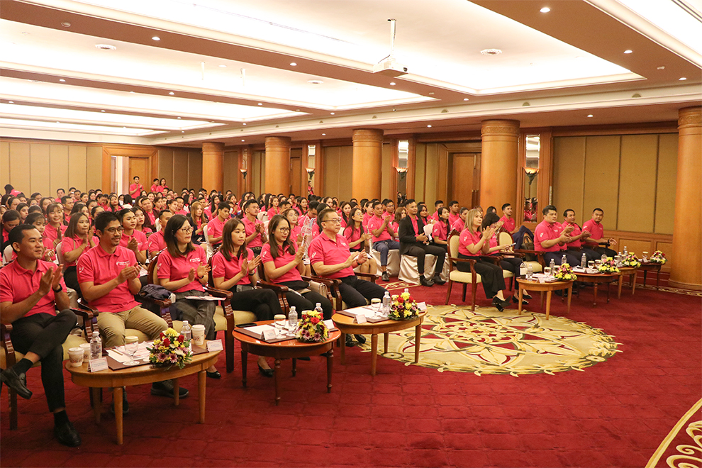 More than 300 Sovannaphum Life staff from across the Kingdom participated.