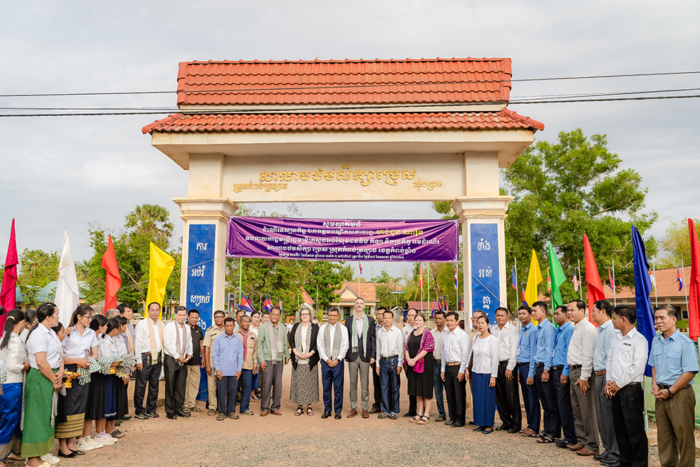 Education minister Hang Chuon Naron and USAID mission director Kerry Pelzman visit Chres Primary School, in Kampong Chhnang province’s Kampong Tralach District, on May 17. Supplied
