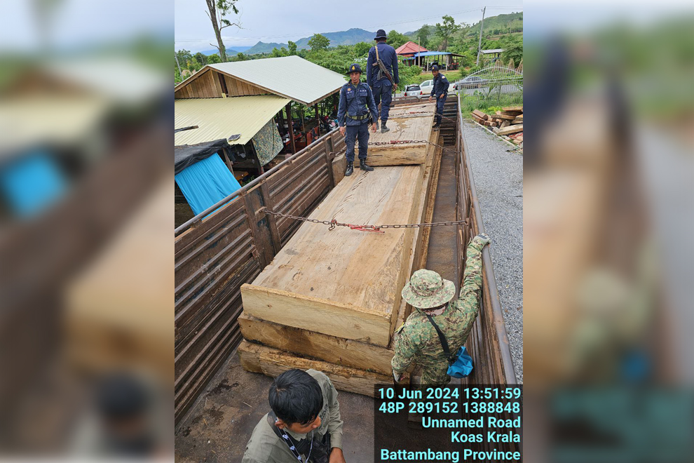 The truck, which bore mismatched license plates, was carrying over 13cu m of timber. The driver fled the scene. Battambang provincial Department of Environment
