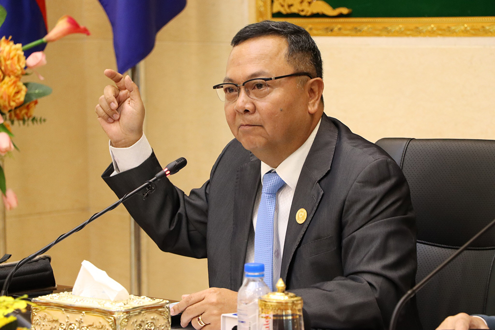 Meas Vyrith, secretary-general of the National Authority for Combating Drugs (NACD), addresses the July 22 'Policies and strategies in the fight against drugs' forum at the Council of Ministers. Club of Cambodian Journalists