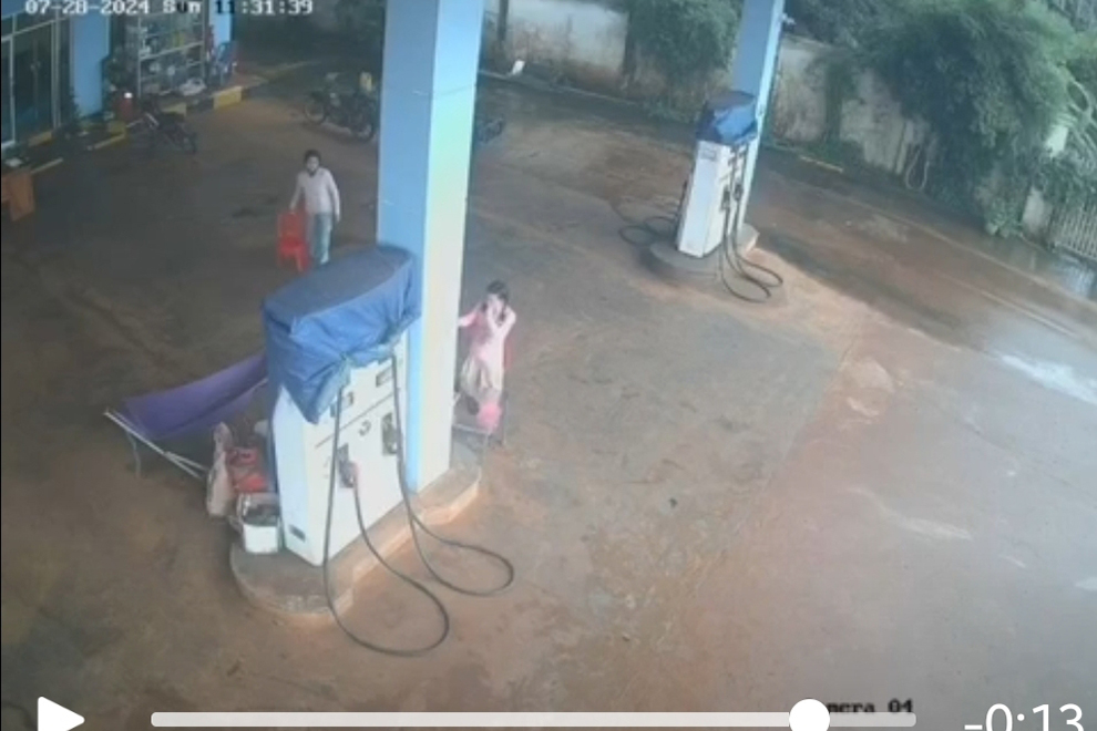 A weak shake shocked petroleum seller in Banlung city, Ratanakiri. Chay Thi’s Telegram