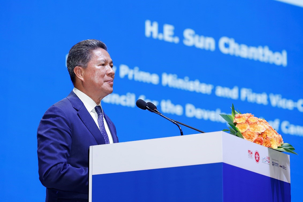 Deputy Prime Minister Sun Chanthol, first vice-president of the Council for the Development of Cambodia (CDC) addresses the luncheon. Supplied