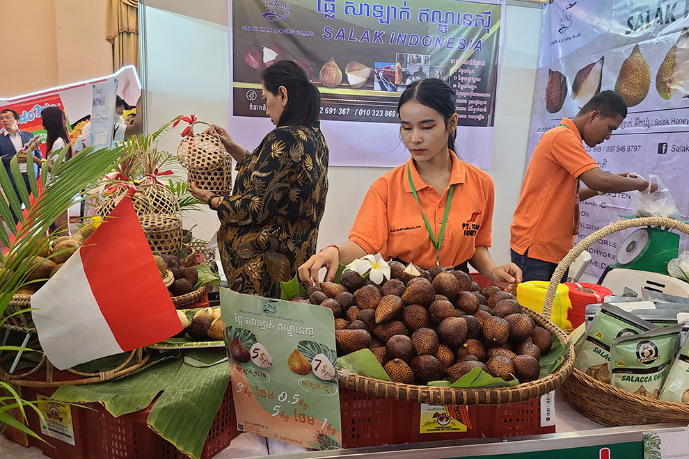 Indonesian products on display at the ITTP on August 3-4, 2023 in Koh Pich. Hong Raksmey