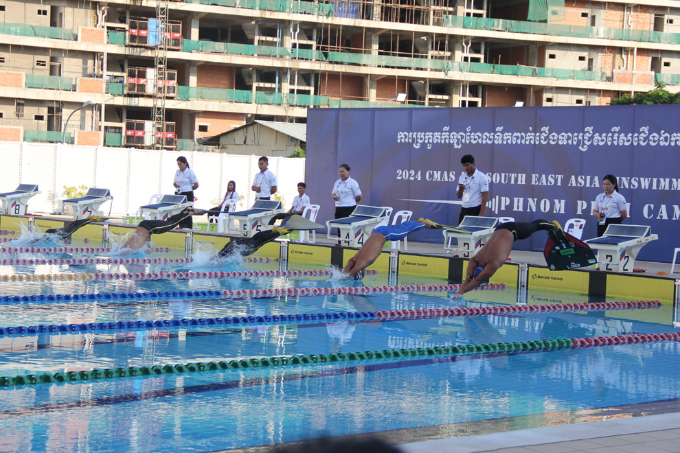 The men's final at the 1st Southeast Asian Finswimming Championships, held at the National Olympic Stadium on November 5. Chhorn Norn