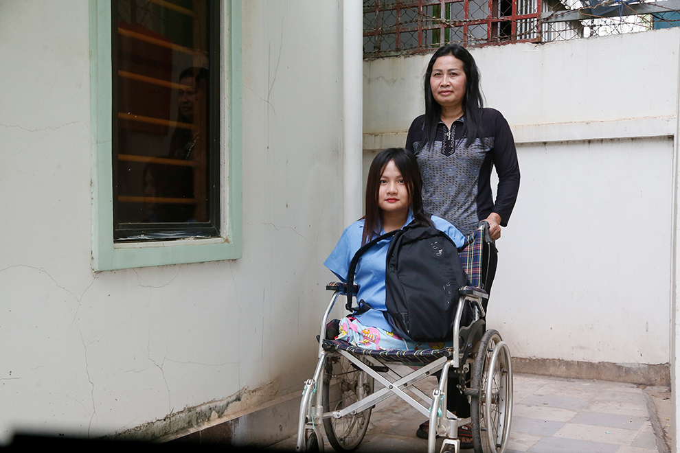 18,015 individuals, including 8,174 women, have received physical support devices, and community-based rehabilitation services have reached 8,505 people with disabilities. Post staff