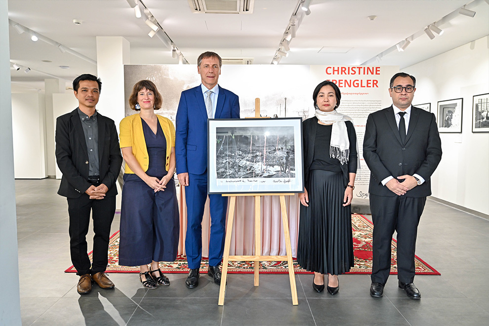 From left to right, Sovan Philong, President of the Photo Phnom Penh Festival, Fanny Pagès, Deputy Director of the French Institute of Cambodia, Jacques Pellet, Ambassador of France to Cambodia, Chea Serey, Governor of the National Bank of Cambodia and Blaise Kilian, Co-Director of the SOSORO Museum. Supplied