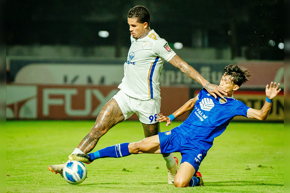 Visakha FC (in white) lost 4-2 to ISI Dangkao Senchey in coach Kalns’ last match on January 25. Visakha FC