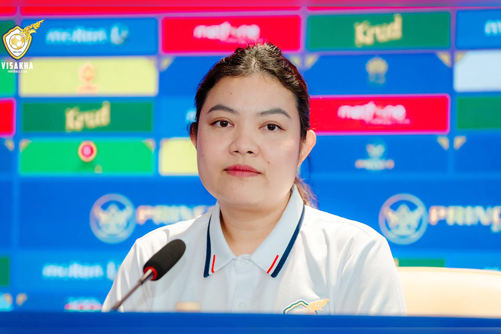 Visakha general manager, Ou Panhasoketya, explains the coach’s seemingly sudden departure at a February 3 press conference. Visakha FC