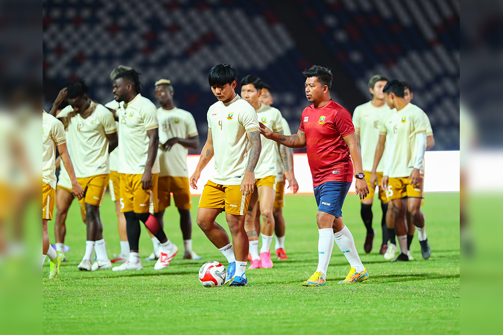 Shan United train at the National Olympic Stadium, ahead of tonight’s match with Svay Rieng. CPL