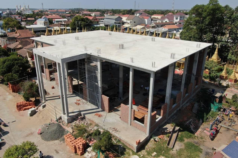 The under-construction dining hall where the timber is to be used. Nhor Savy