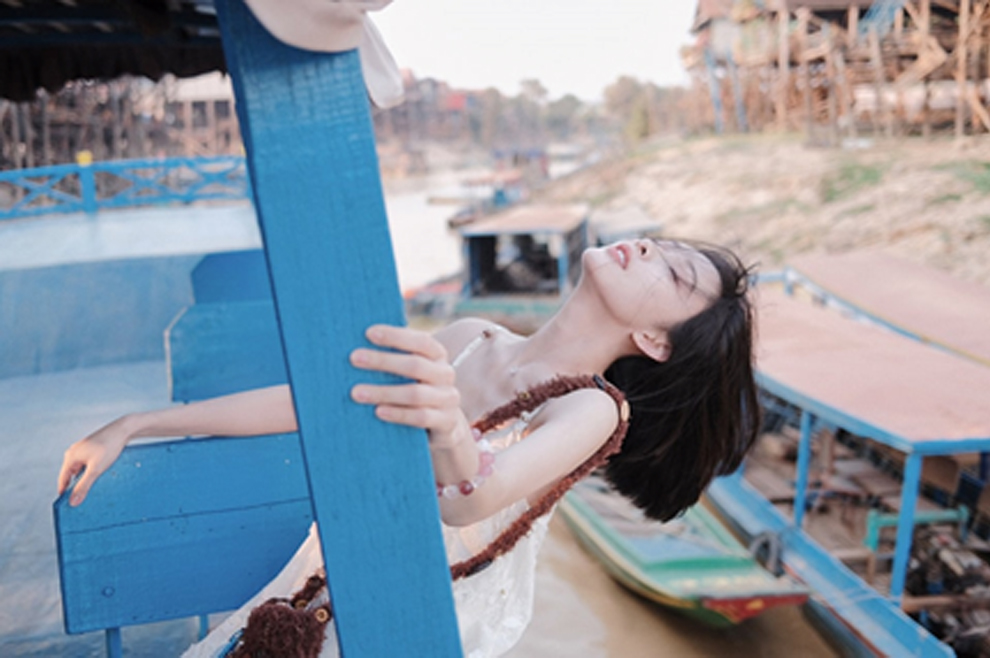 Meng Zi Yi, who plays Yi Sa in Three Lines of Reincarnation, posted on her Instagram from Kampong Plouk village. Instagram