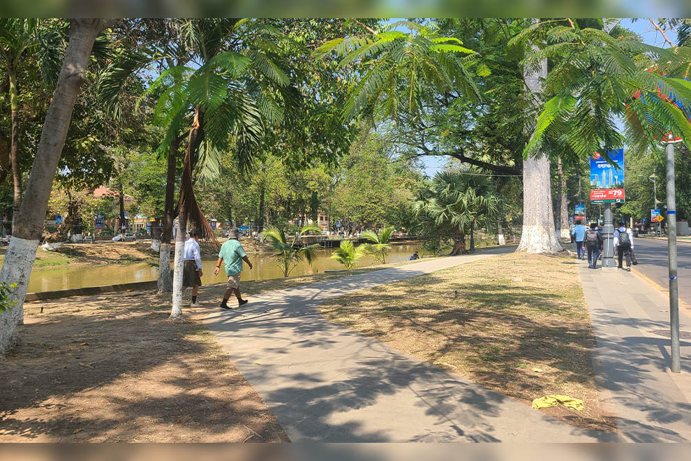 The river also plays a vital role in mitigating flooding in Siem Reap town. Hong Raksmey