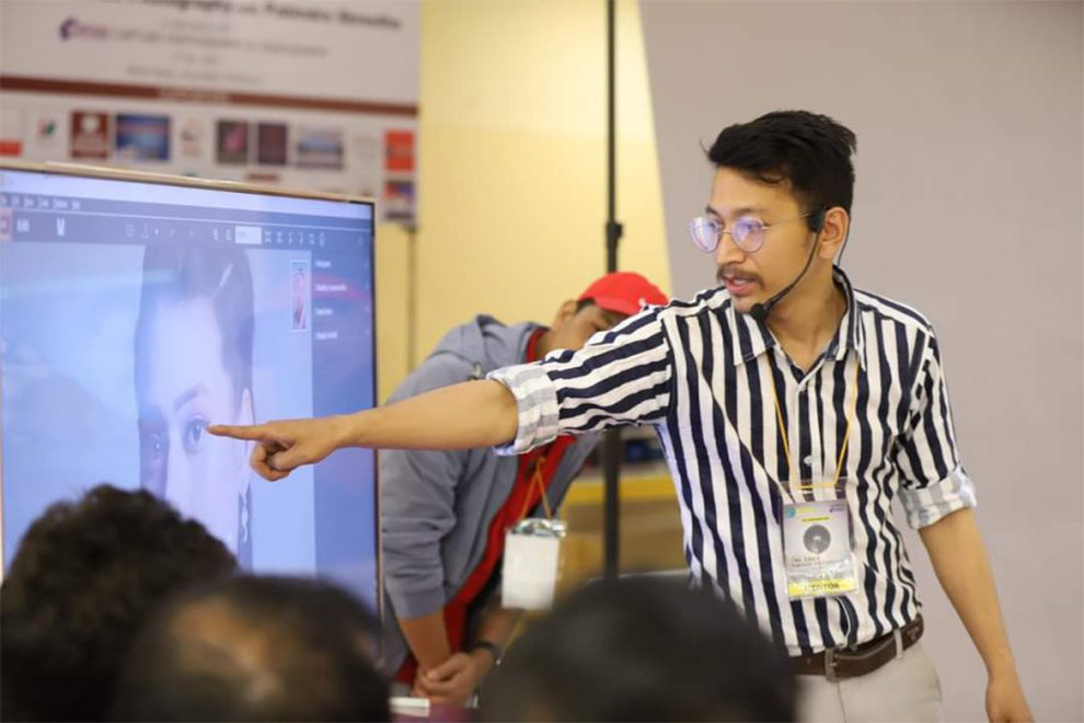 Mr. Shrestha teaching a photography class. PHOTO: CAPTURE PHOTOGRAPH/THE KATHMANDU POST