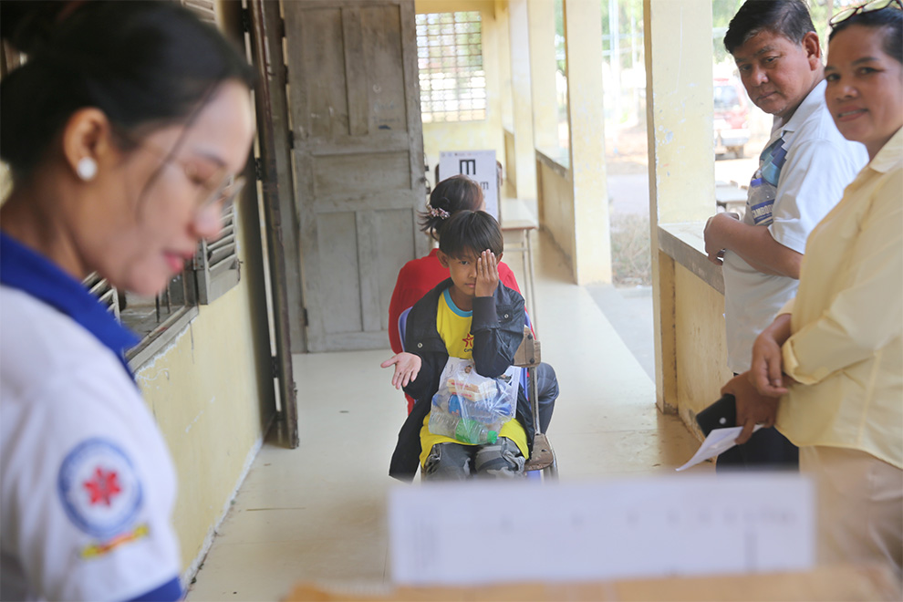 More than 1,000 individuals in Dangkor district were screened and provided with solutions to their vision problems. Hong Raksmey