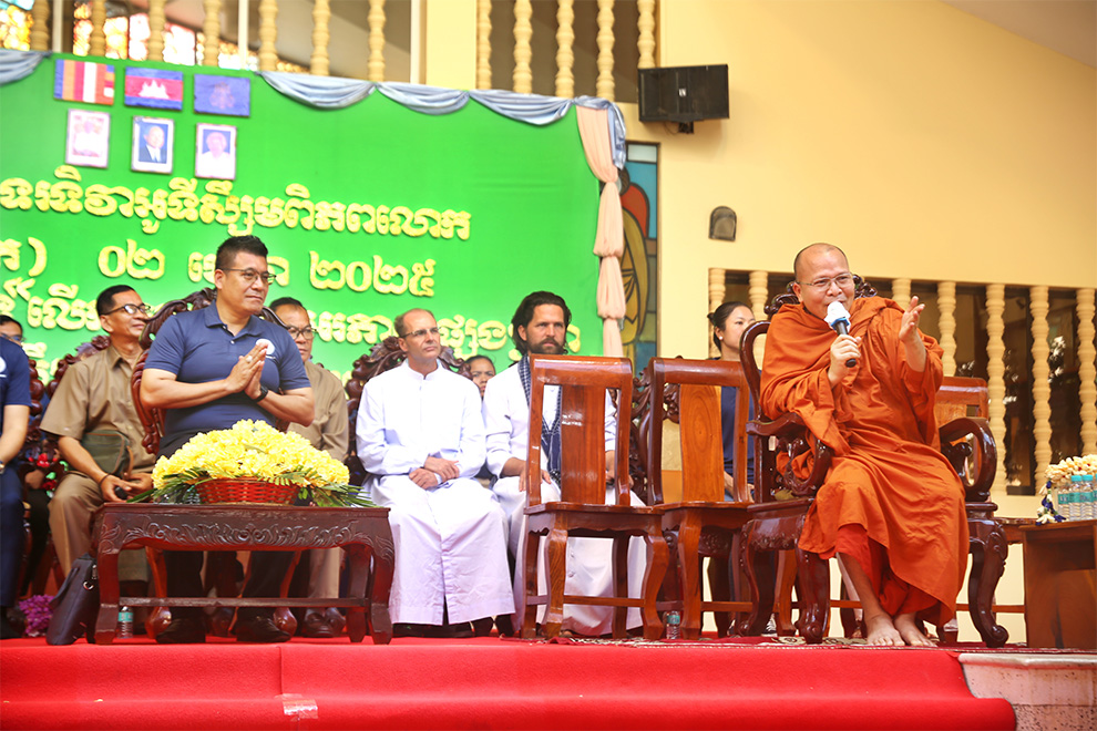 Venerable Kou Sopheap offered a spiritual sermon on wisdom and compassion. Hong Raksmey