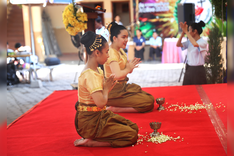 GSES students perform a traditional apsara dance during the celebrations. Hong Raksmey