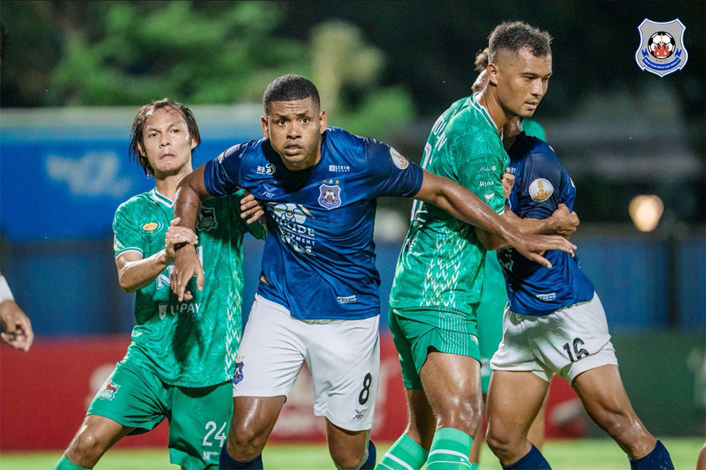 Brazilian striker Pablo Augusto, who has just returned from injury, scored three goals on his return from injury to help Svay Rieng continue their winning streak against Kirivong. Svay Rieng