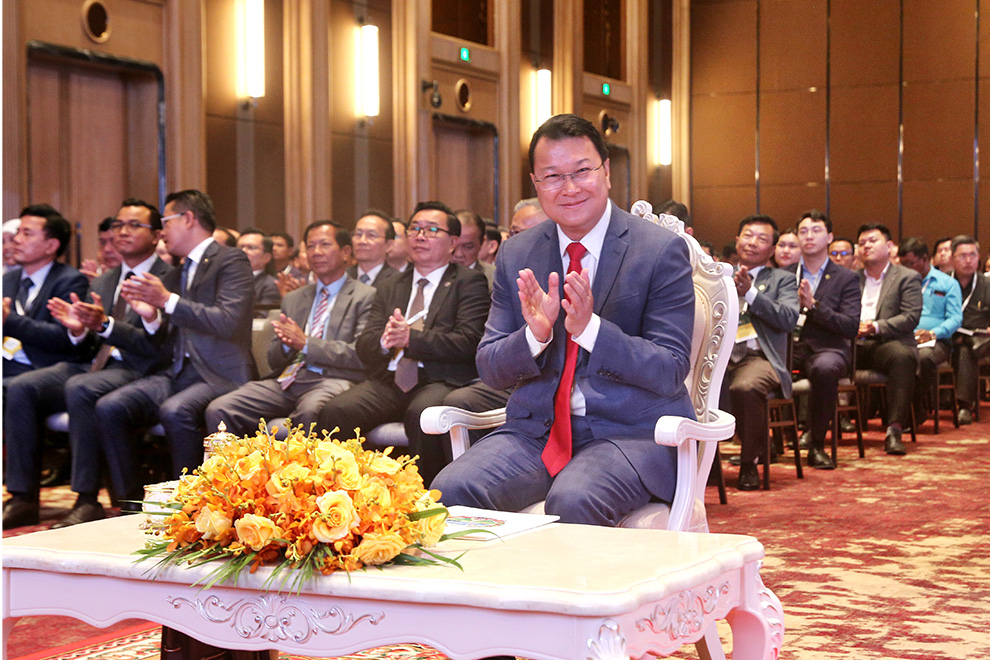 Agriculture minister Dith Tina launched the Cambodian Agricultural Forum and Exhibition 2025 (CAFÉ 2025) on the morning of April 7. Hong Raksmey