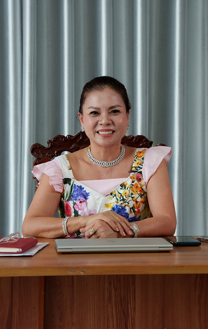 Mrs. Saing Rathyda, owner of Saing Rathyda Beer Distributor, has been a key distribution partner of HEINEKEN for three decades. Supplied