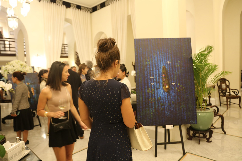 With an emphasis on impressionism, the “Together” collection at Raffles Hotel Le Royal focus on the expression of emotions that manifest themselves in various stories about nature. Hong Raksmey