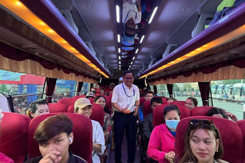 With the support of private sector partners, the National Authority for Combatting Drugs (NACD) publicised its NoDrug App on buses taking holidaymakers home for Khmer New Year. NACD