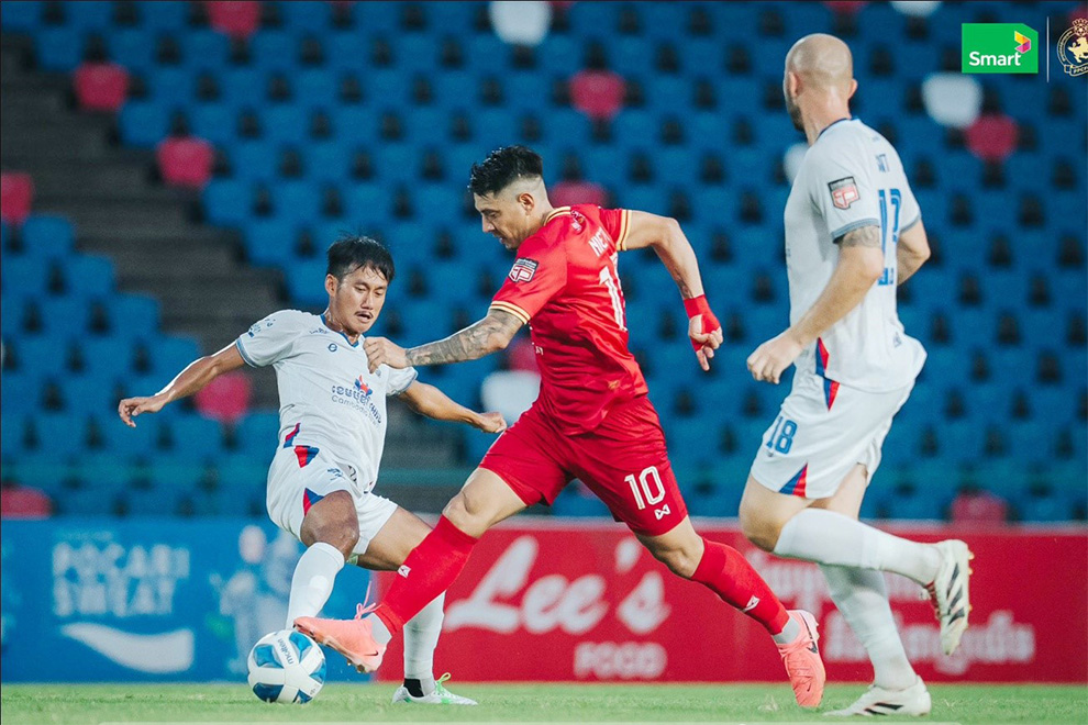 A red card saw Phnom Penh Crown (in red) lose 4-3 to hosts Boeung Ket on Sunday. Phnom Penh Crown