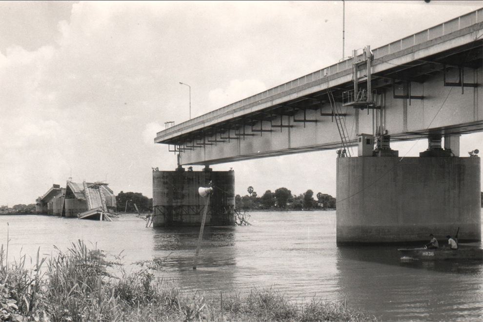 The Chroy Changvar Bridge, opposite the French embassy, after its destruction by Khmer Rouge and Viet Cong sappers in 1972. DC-Cam/The Lon Nol Dossier