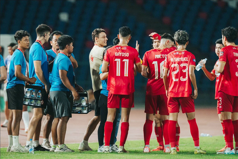 Crown head coach Oleg Starynskyi (centre) has called for his side to focus on the cup semi-final as their premier league chase appears to have slipped away. Crown FC