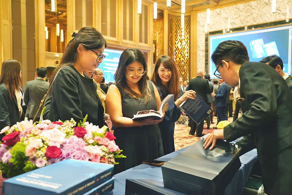 Visitors were pleased to purchase copies of Sophana’s book at the official launch. Hong Raksmey