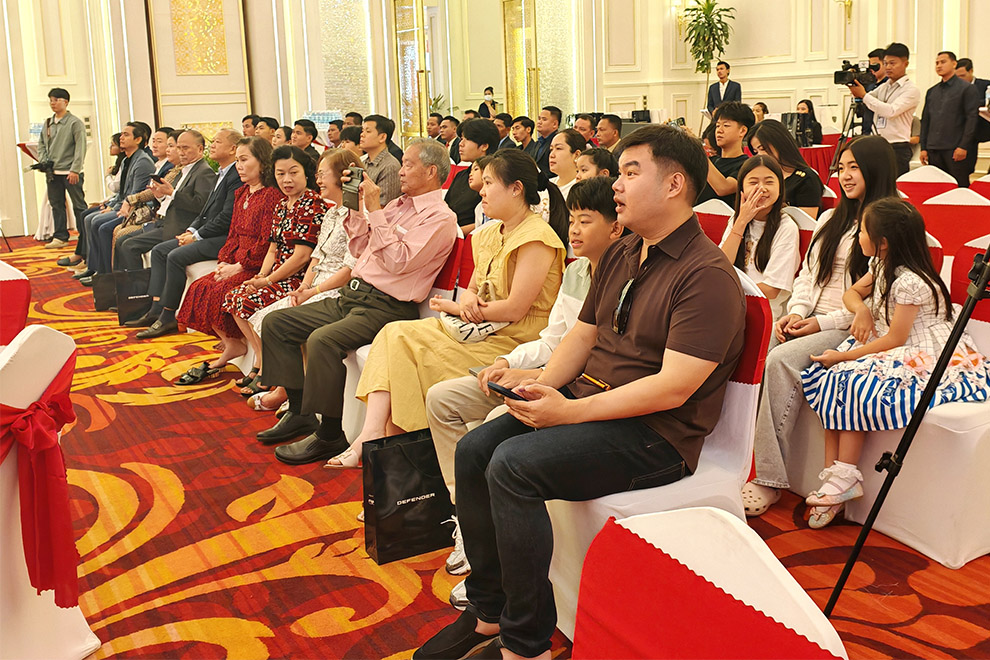 Parents and guardians attend the Cambodian Monetary Policy competition ceremony. Hong Raksmey