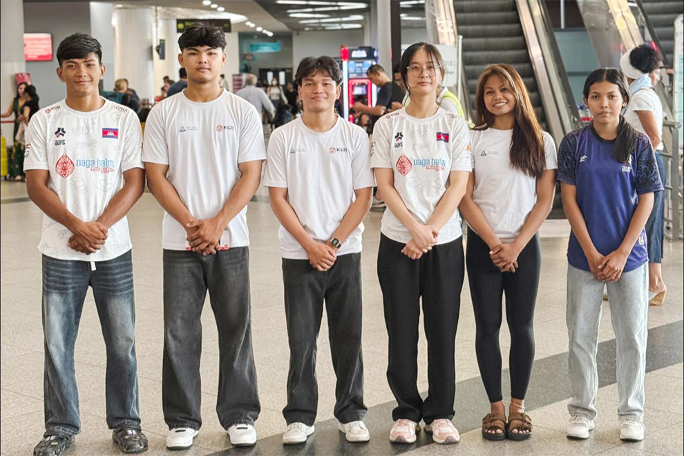 The Cambodian Jiu-Jitsu Federation sent three men and three women to compete in Bangkok. Jiu-Jitsu federation