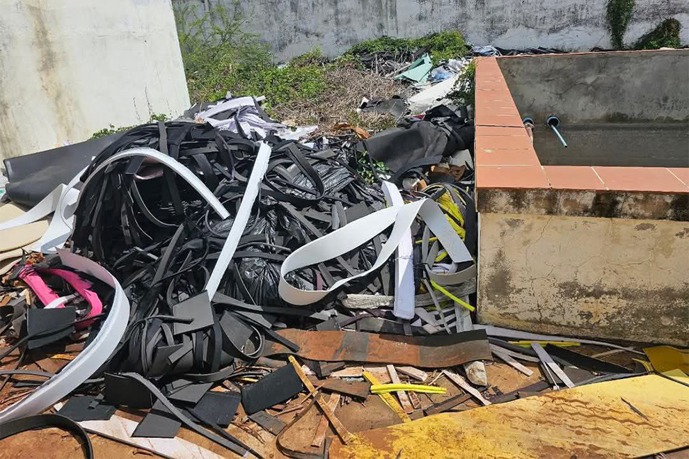 The factory’s owners were also found to be storing waste inappropriately, including plastic from domestic sources, likely used as fuel for the furnace. Environment ministry