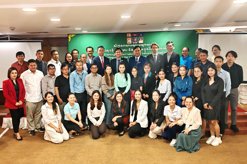 Journalists and editors from leading Cambodian media outlets gathered today for the landmark training session on the ethical and responsible portrayal of children and youth in media coverage. Hong Raksmey