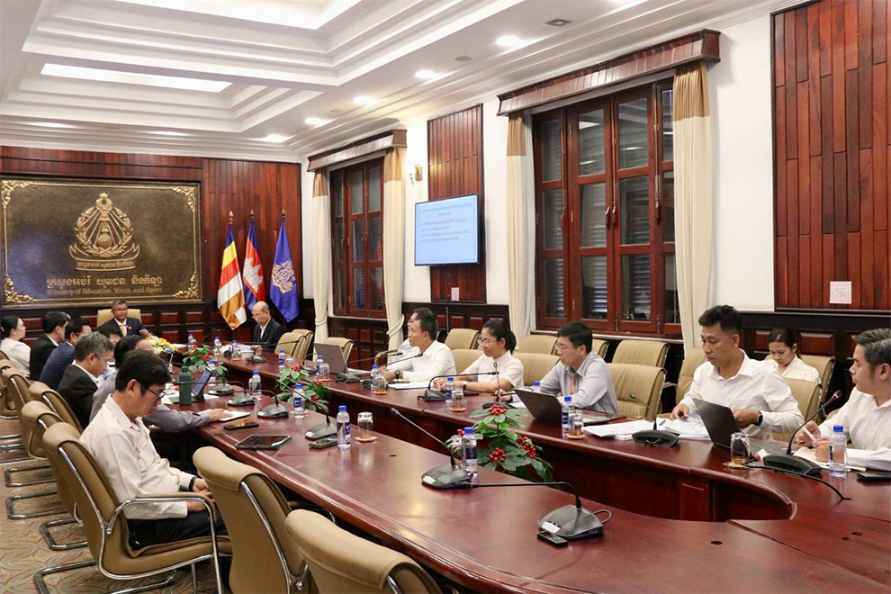 Education minister Hang Chuon Naron chairs a June 10 meeting on the implementation of the new pathways. Education ministry