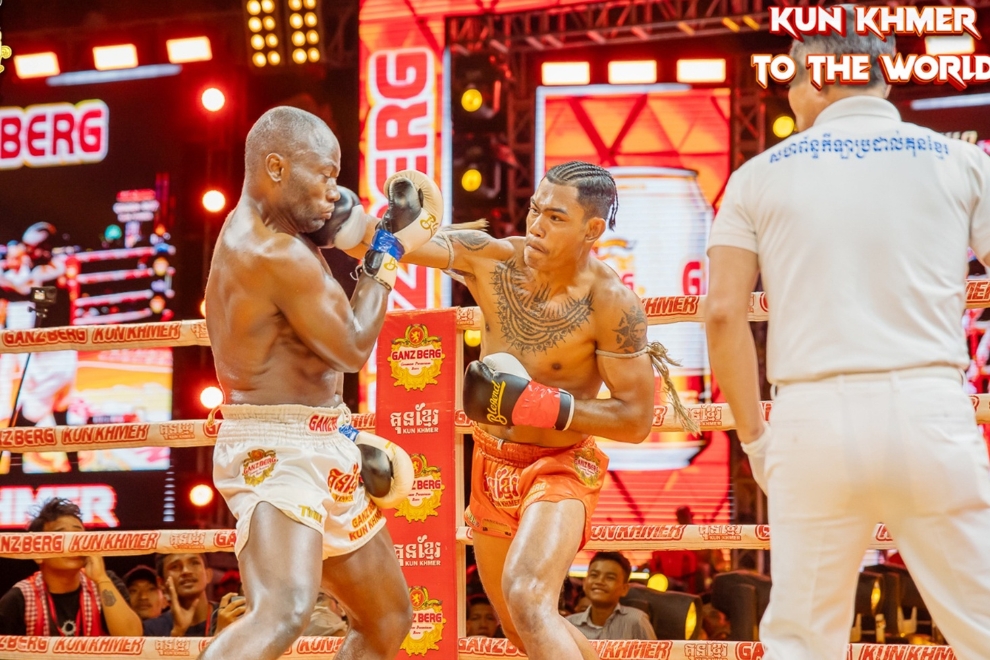 Thoeun Theara defeated world-ranked Ugandan fighter Amar Semata with a unanimous points decision. Ganzberg
