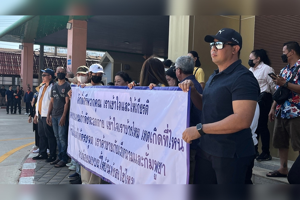 Thai traders protest $300M losses